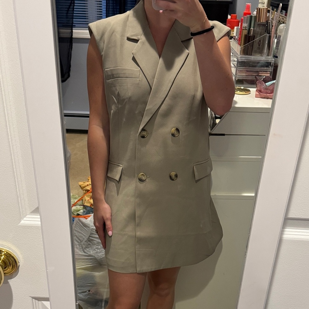 FOREO Sleeveless Double-Breasted Mini Dress in Khaki